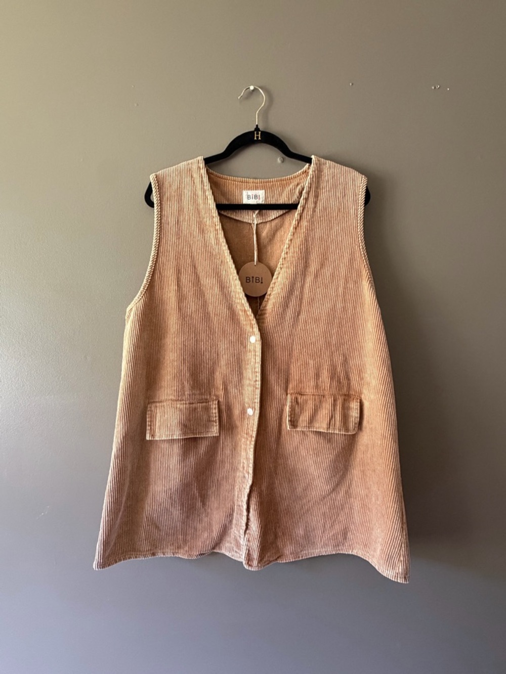 BiBi Corduroy Vest in Camel